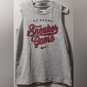 Boys Nike Tank top. Gray 🩶 Size: 6/7